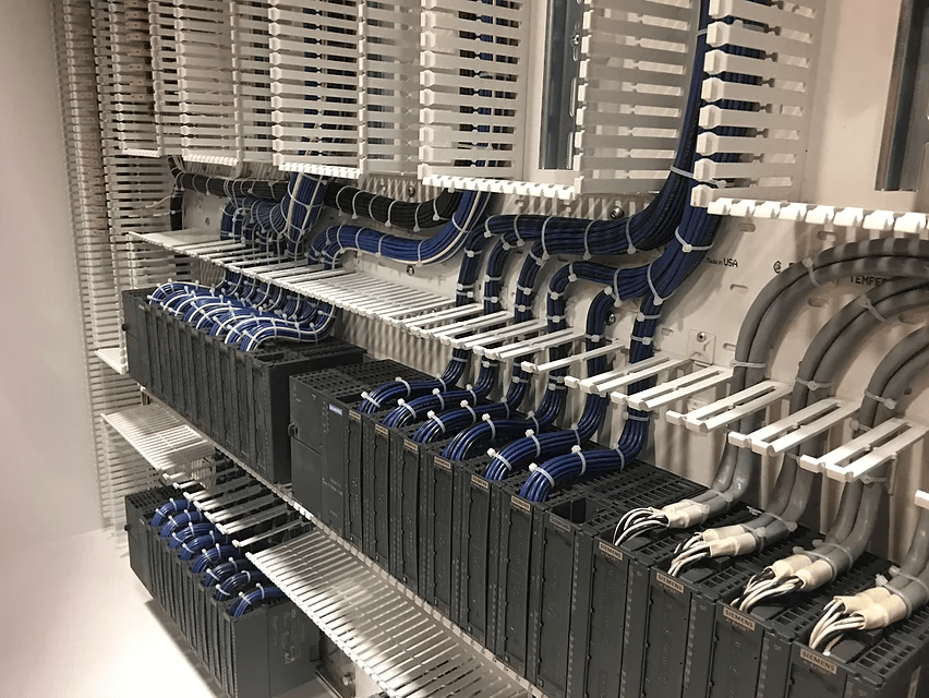 SR multiple-entry junction box terminals