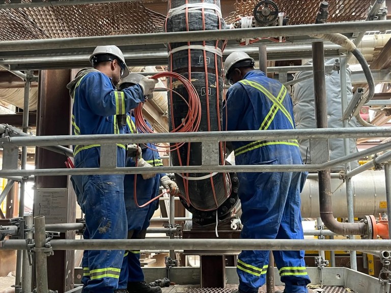 oilfield maintenance crew alberta